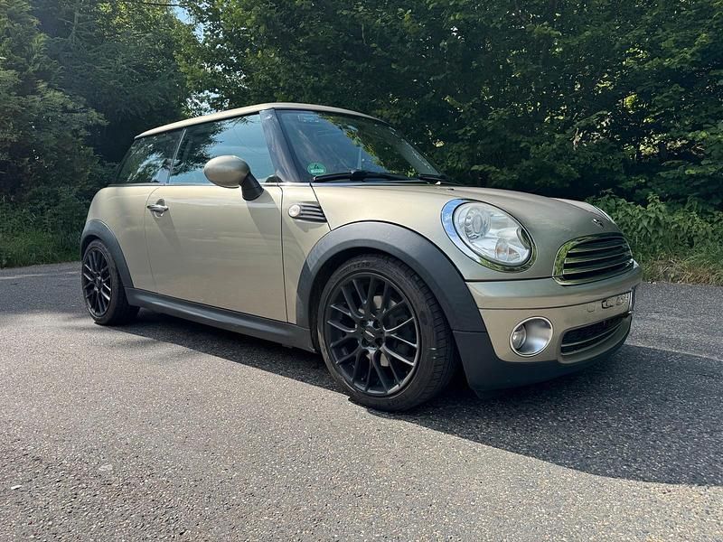 Silber Gebraucht 2009 Mini Cooper Kleinwagen | 3.999 € (Fairer Preis) - Bild 1/4