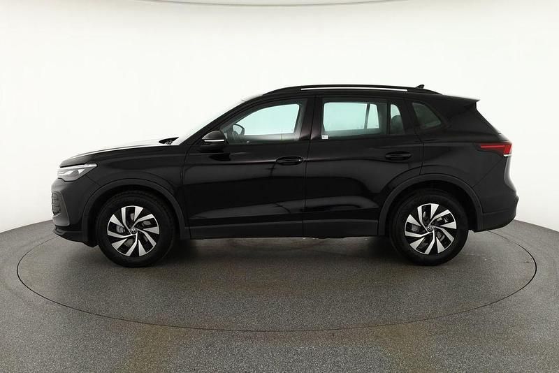 Gebraucht VW Tiguan 131 PS (96 kW) 2024 Schwarz SUV