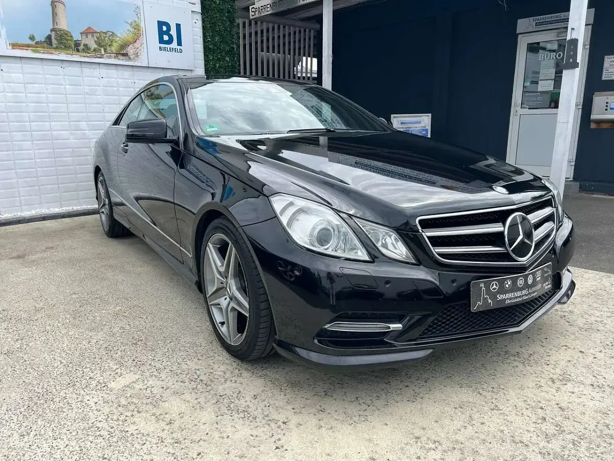 Gebraucht Mercedes E350 265 PS (194 kW) 2012 Schwarz  unilack Coupé