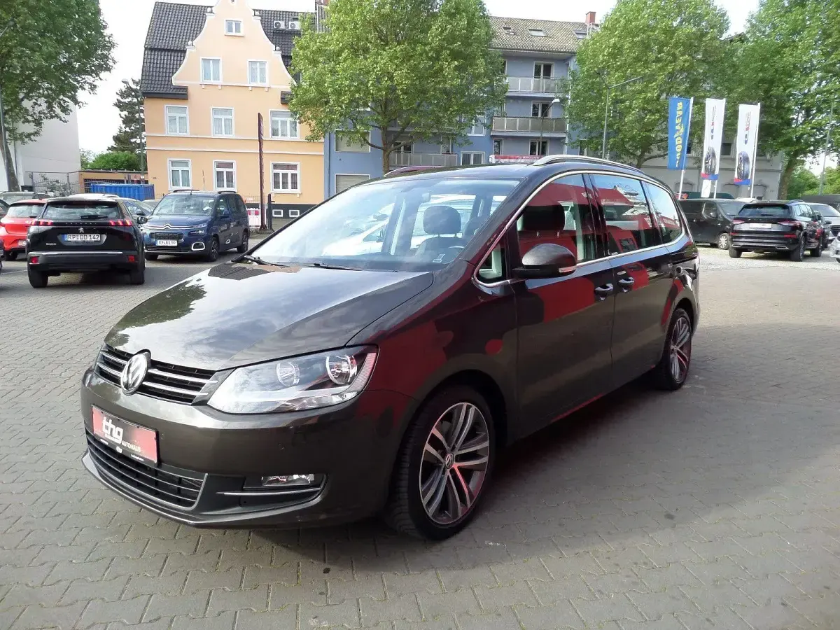 Gebraucht VW Sharan Highline 150 PS (110 kW) 2016 Braun Van / Kleinbus
