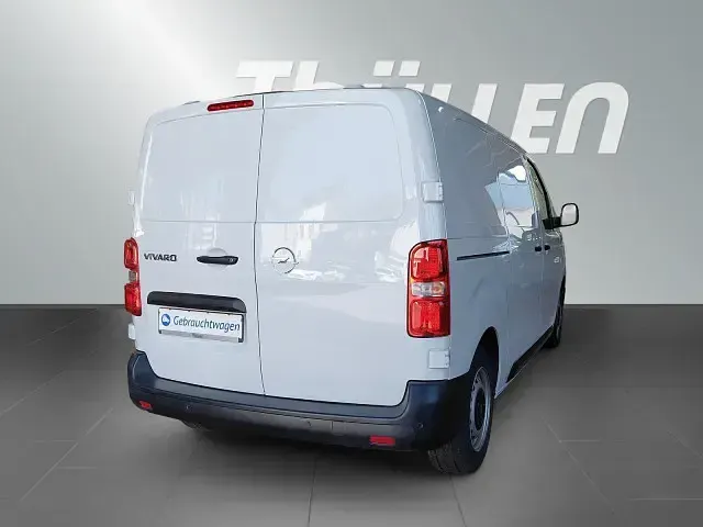 Gebraucht Opel Vivaro 120 PS (88 kW) 2024 Weiß Van / Kleinbus