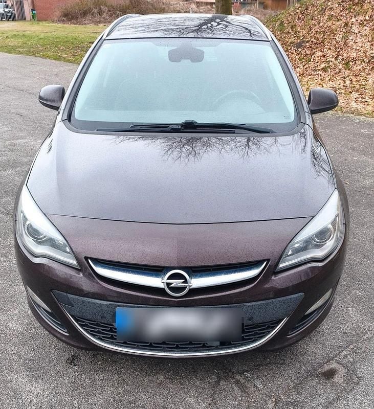 Gebraucht Opel Astra Edition 165 PS (121 kW) 2012 Braun Kombi
