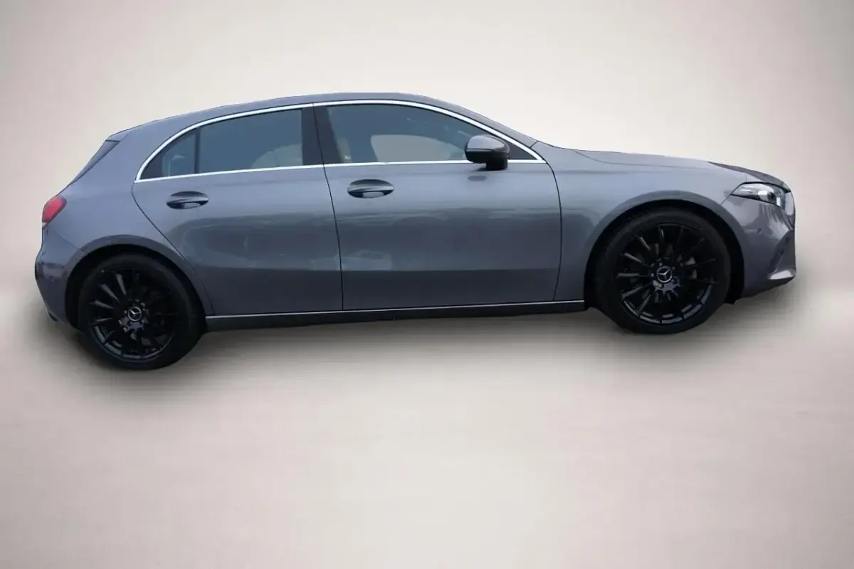 Gebraucht Mercedes A200 AMG 150 PS (110 kW) 2021 Manufacturer Limousine