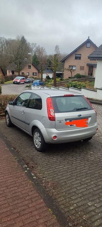 Gebraucht Ford Fiesta Style 60 PS (44 kW) 2007 Silber Kleinwagen