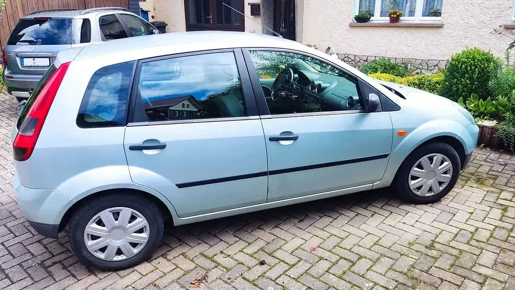 Gebraucht Ford Fiesta 60 PS (44 kW) 2003 Grün Kleinwagen