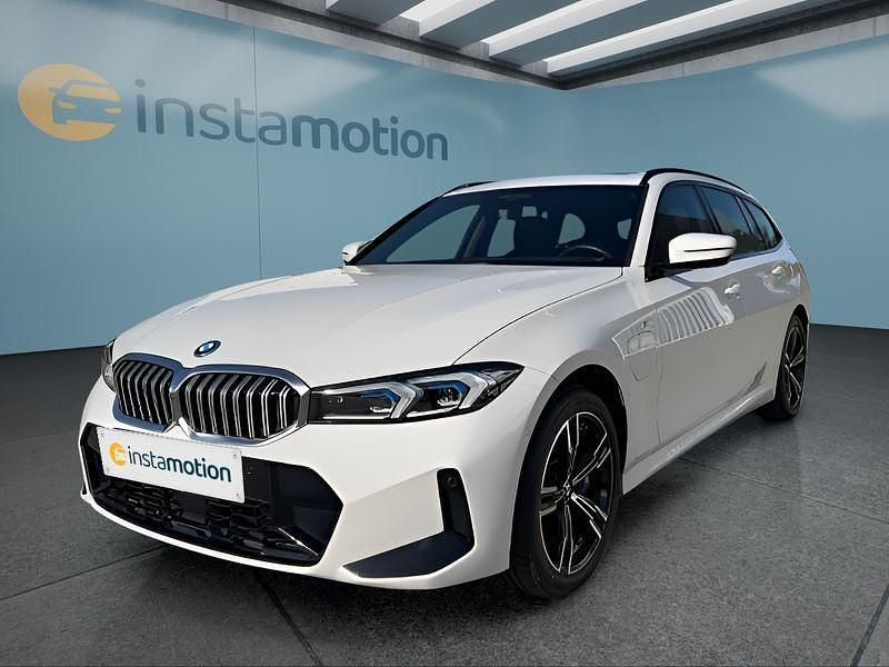 Weiß Gebraucht 2024 BMW 330e Kombi | 48.449 € - Bild 1/4