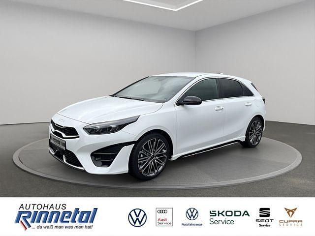 (hw2) deluxe white m Neu 2025 Kia Ceed GT GT-Line Limousine | 29.620 € (Fairer Preis) - Bild 1/4