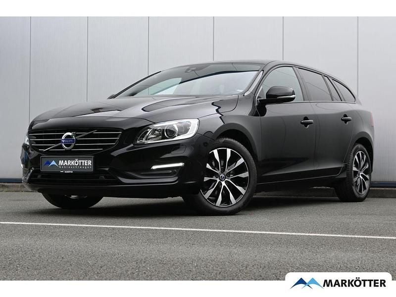 Schwarz Gebraucht 2018 Volvo V60 Linje Svart Kombi | 16.450 € (Superpreis) - Bild 1/4