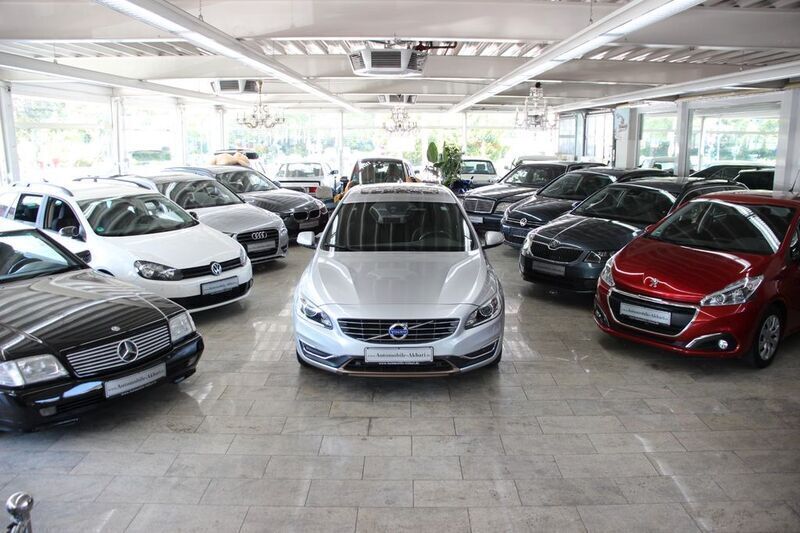 Silber Gebraucht 2015 Volvo V60 Business Edition Kombi | 13.290 € (Fairer Preis) - Bild 1/4