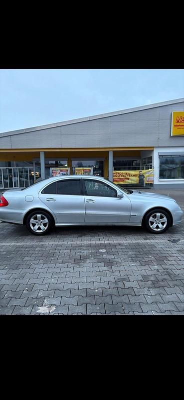 Gebraucht Mercedes E320 224 PS (164 kW) 2008 Silber Limousine