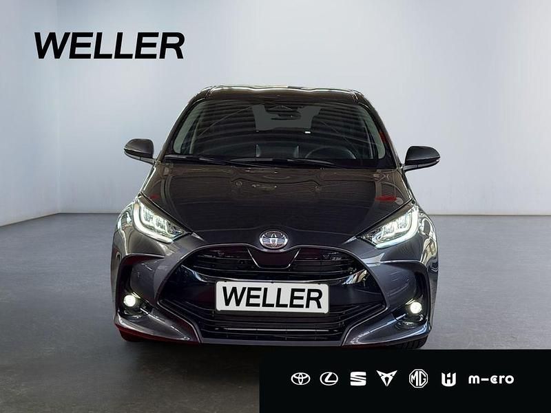 Neu Toyota Yaris Hybrid Comfort 116 PS (85 kW) 2025 Schneeweiß Kleinwagen