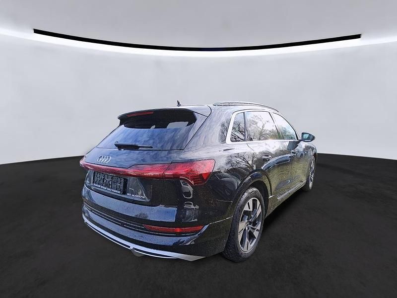 Gebraucht Audi e-tron S-Line 230 kW (313 PS) 2022 Mythosschwarz metallic (metallic) SUV