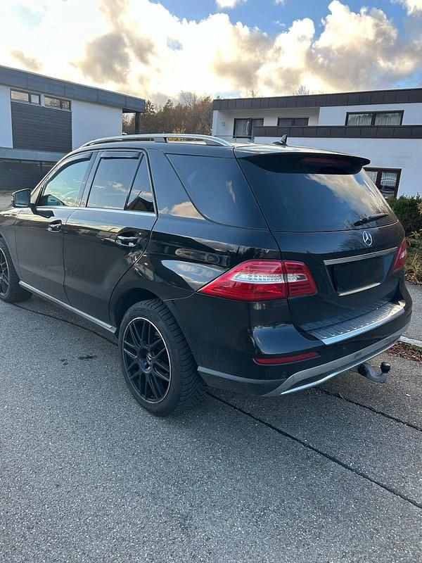 Gebraucht Mercedes ML350 258 PS (189 kW) 2015 Schwarz SUV