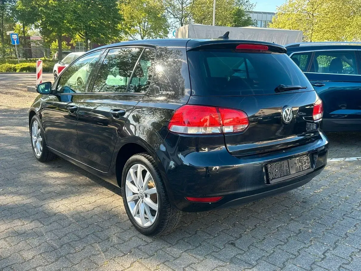 Gebraucht VW Golf VI Team 86 PS (63 kW) 2011 Schwarz Kleinwagen