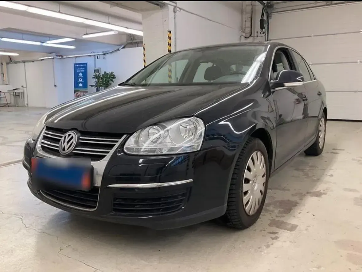 Usado VW Jetta 150 CV (110 kW) 2007 Negro Berlina