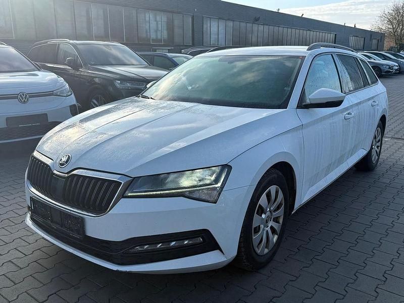Weiß Gebraucht 2022 Skoda Superb Active Kombi | 13.990 € (Fairer Preis) - Bild 1/4