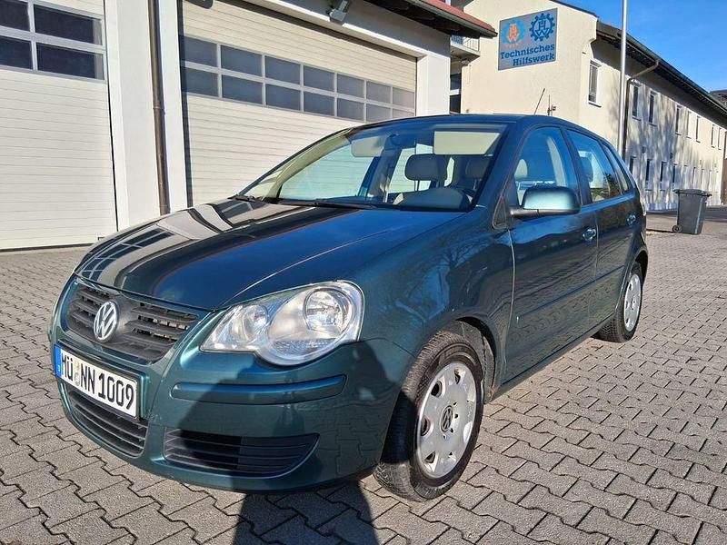 Grün Gebraucht 2006 VW Polo Comfortline Limousine | 4.950 € (Fairer Preis) - Bild 1/4