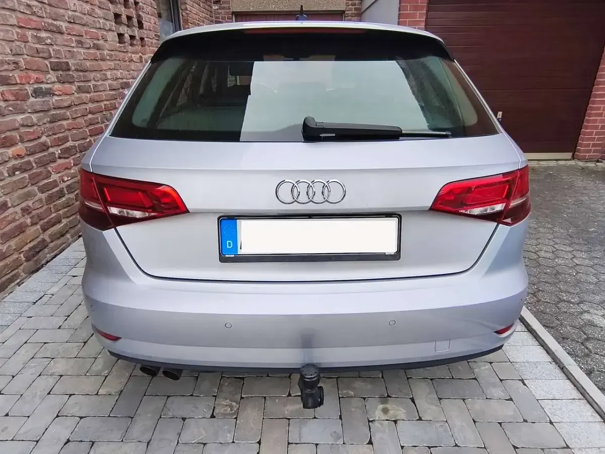 Gebraucht Audi A3 Ambiente 150 PS (110 kW) 2020 Silber Limousine