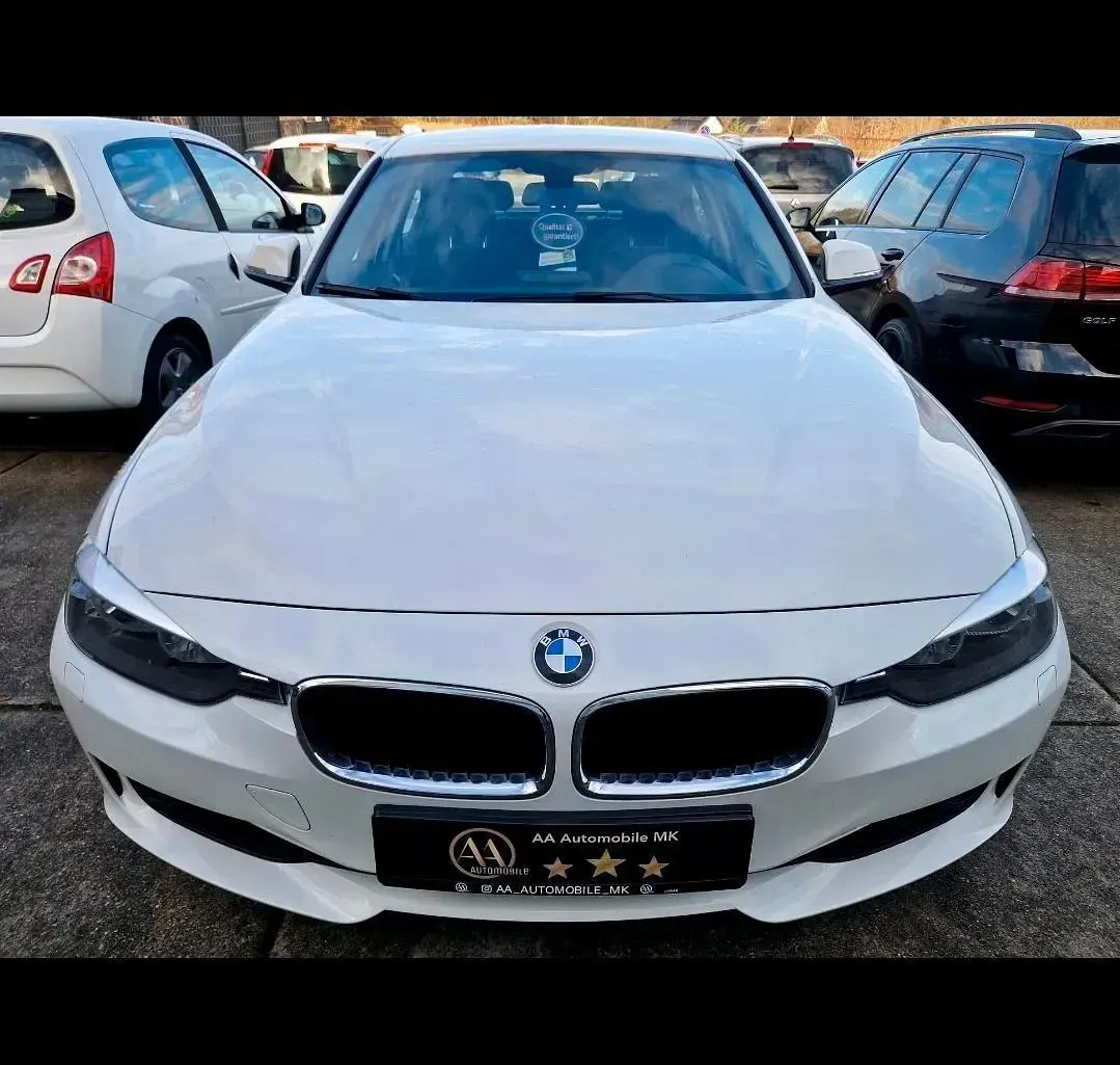 Gebraucht BMW 320 Efficient Dynamics 163 PS (119 kW) 2015 Weiß Limousine