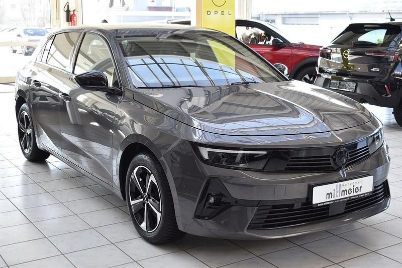 Gebraucht Opel Astra 131 PS (96 kW) 2024 Silber kristall silber met. Limousine