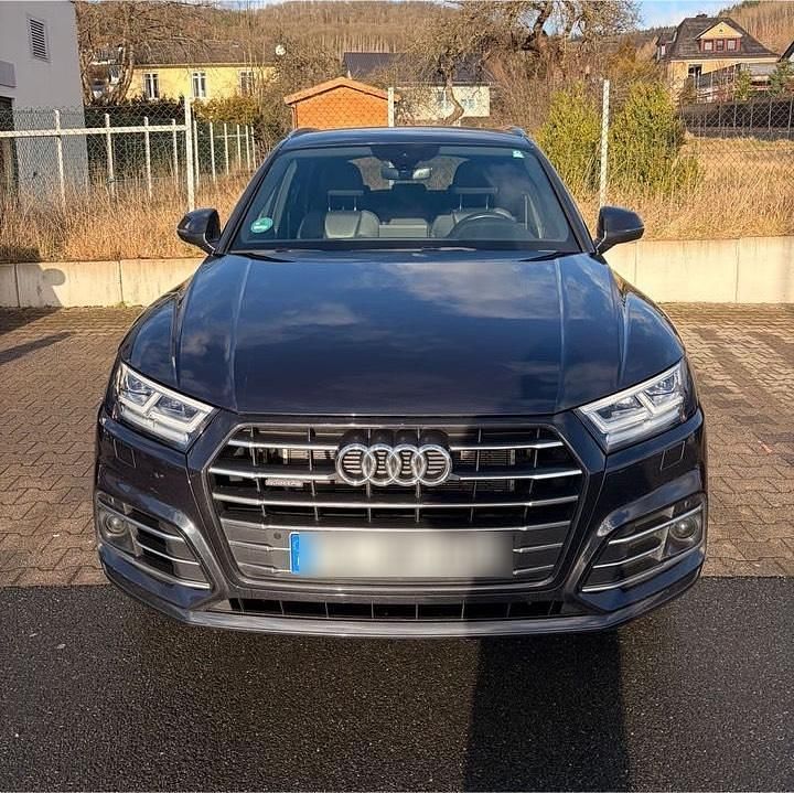 Blau Gebraucht 2020 Audi Q5 Sport SUV | 27.000 € - Bild 1/4