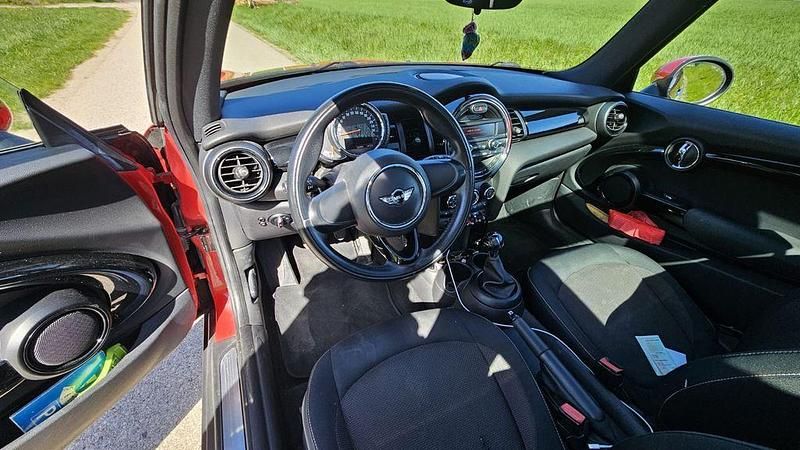 Second-hand Mini One D 95 CP (69 kW) 2015 Roșu Hatchback