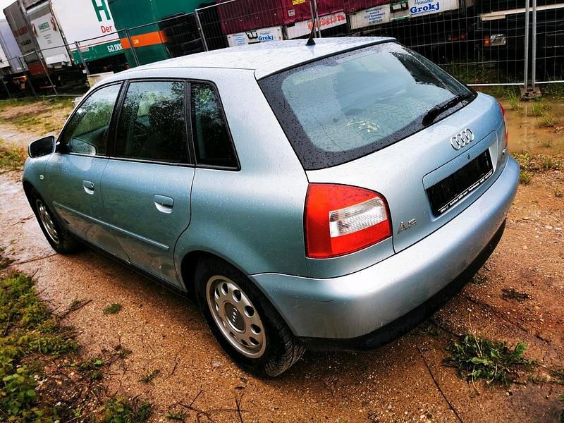 Gebraucht Audi A3 125 PS (91 kW) 2002 Blau Kleinwagen