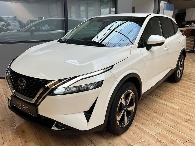 Weiß Gebraucht 2023 Nissan Qashqai 360º SUV | 20.690 € (Fairer Preis) - Bild 1/4