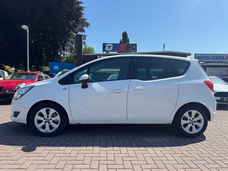 Gebraucht Opel Meriva Edition 95 PS (69 kW) 2016 Weiß Van / Kleinbus