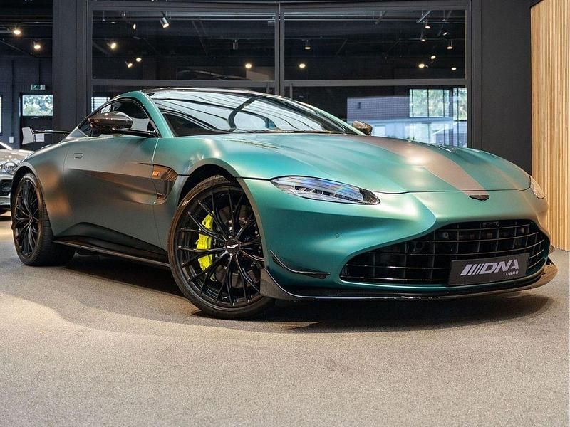 Grün Gebraucht 2021 Aston Martin V8 Vantage Coupé | 159.994 € - Bild 1/4