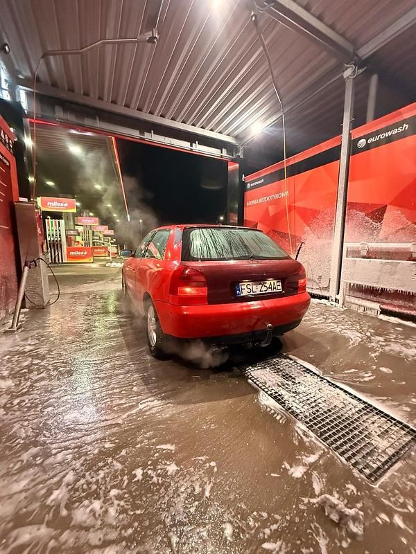 Gebraucht Audi A3 100 PS (73 kW) 1999 Rot Kleinwagen