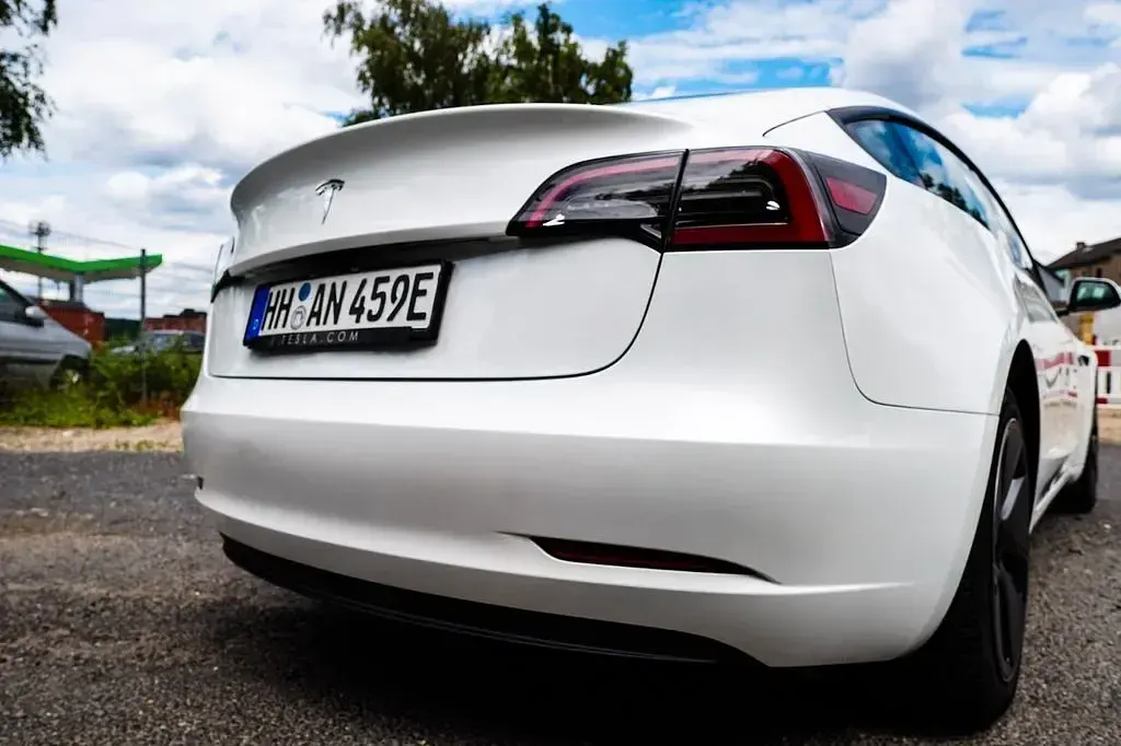 Gebraucht Tesla Model 3 Long Range AWD 235 kW (320 PS) 2023 Weiß Limousine
