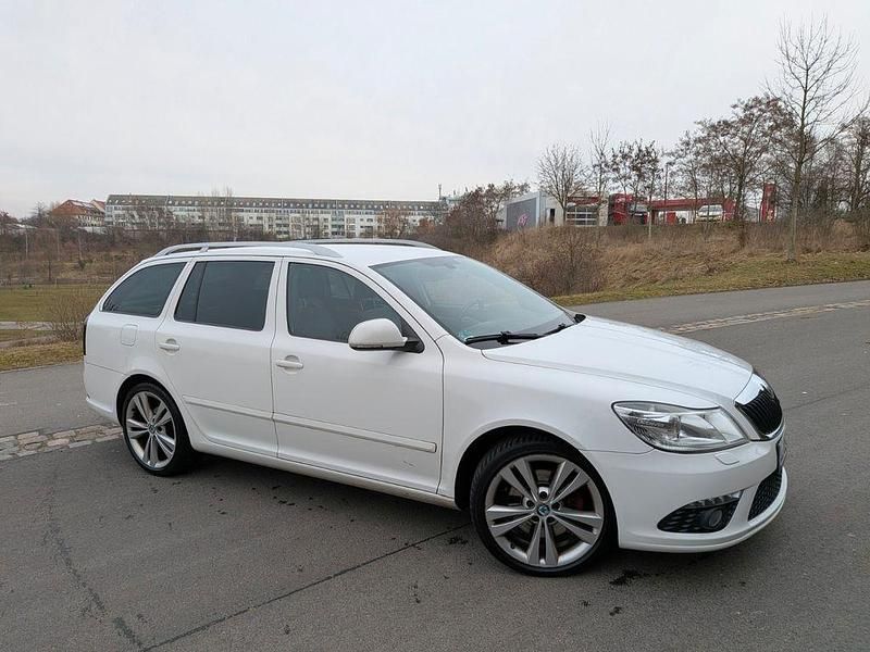 Gebraucht Skoda Octavia RS 170 PS (125 kW) 2012 Weiß Kombi