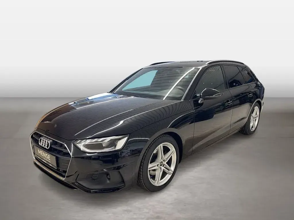 Gebraucht Audi A4 Basis 163 PS (119 kW) 2023 Brillantschwarz Kombi