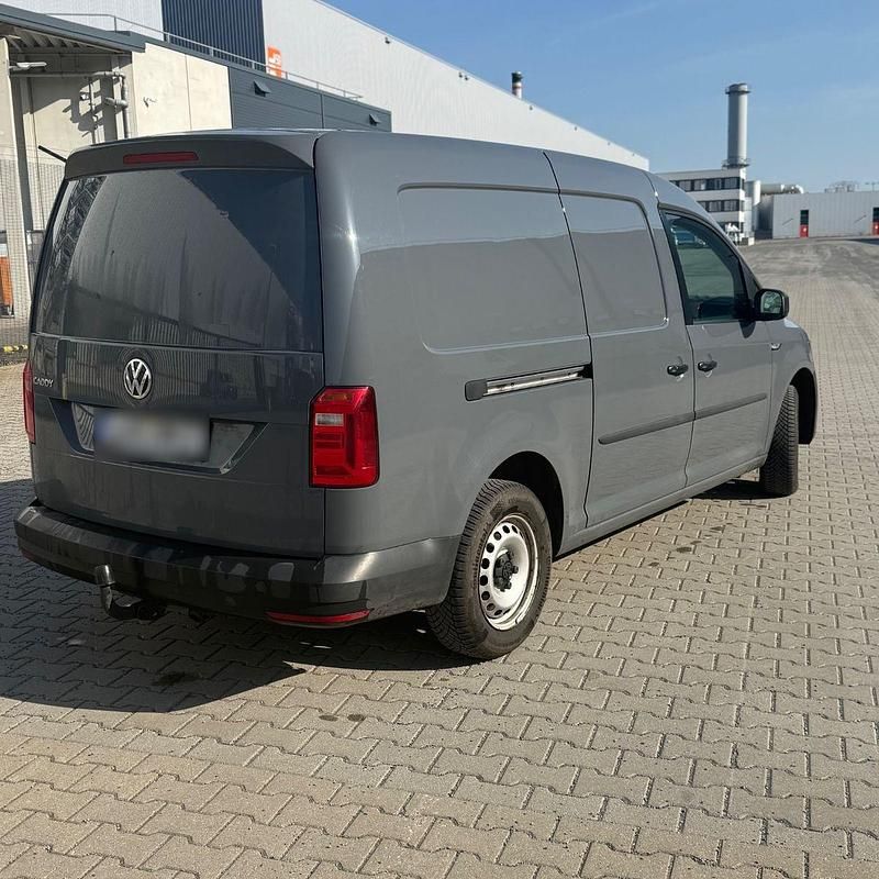 Second-hand VW Caddy 102 CP (75 kW) 2020 Gri Monovolum