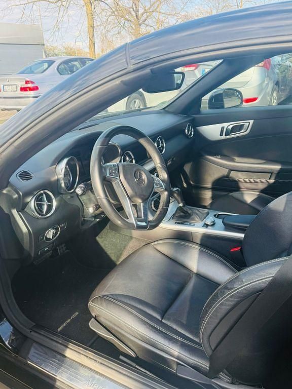 Gebraucht Mercedes SLK200 184 PS (135 kW) 2012 Schwarz Cabrio