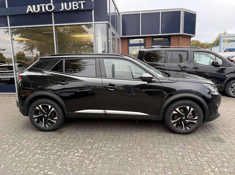Gebraucht Peugeot e-2008 GT 100 kW (136 PS) 2022 Perla nera schwarz SUV