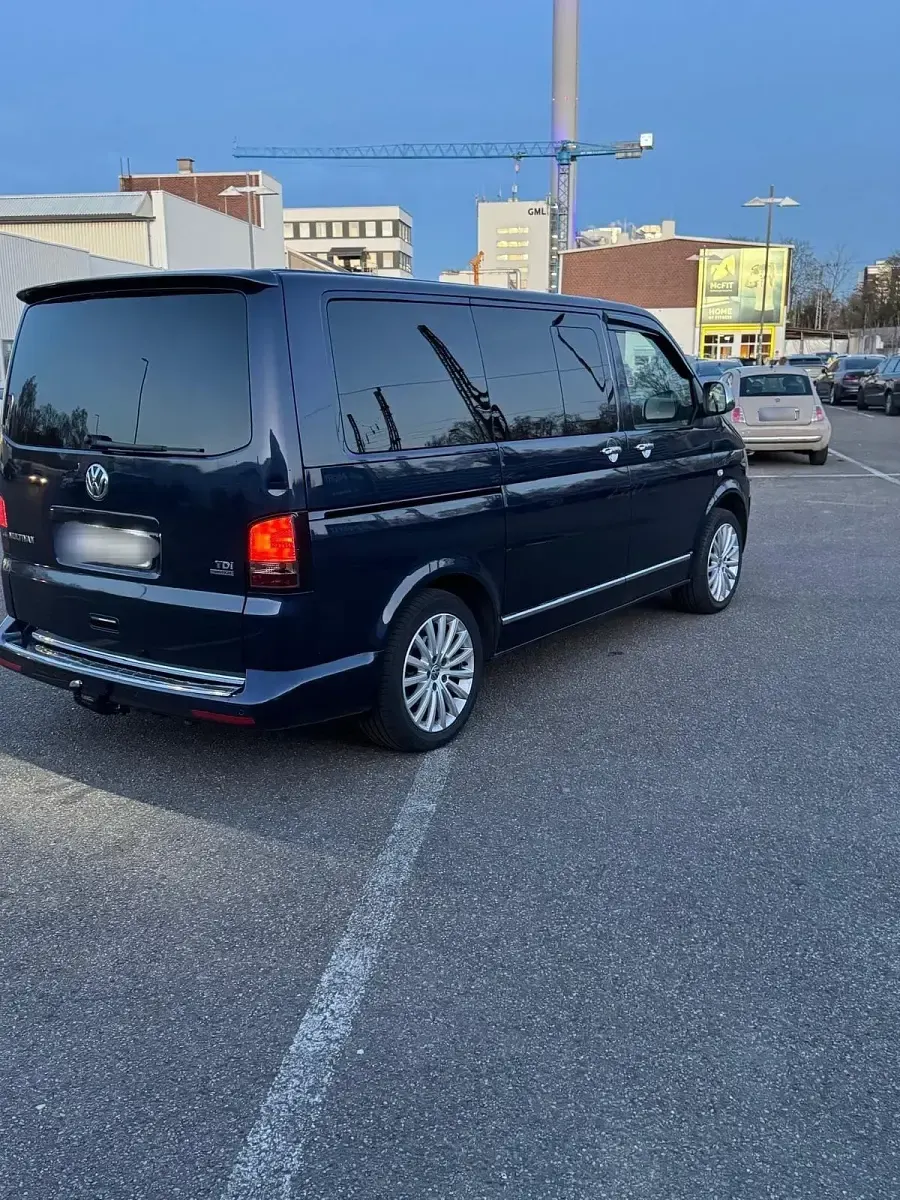 Gebraucht VW T5 179 PS (131 kW) 2013 Blau Van