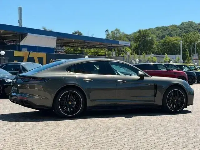 Gebraucht Porsche Panamera 4 E-Hybrid 136 PS (100 kW) 2023 Andere Kleinwagen