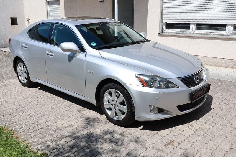 Silber Gebraucht 2006 Lexus IS250 Luxury Line Limousine | 7.990 € (Guter Preis) - Bild 1/4