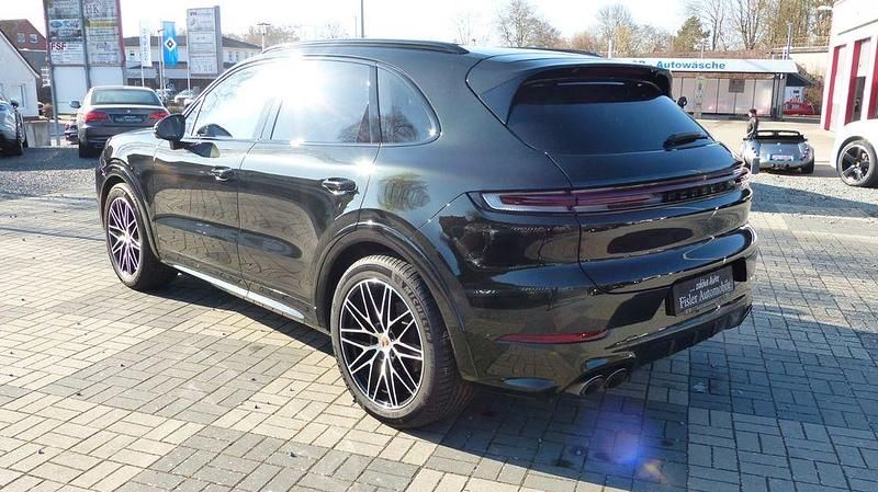 Gebraucht Porsche Cayenne 354 PS (260 kW) 2024 Grün SUV