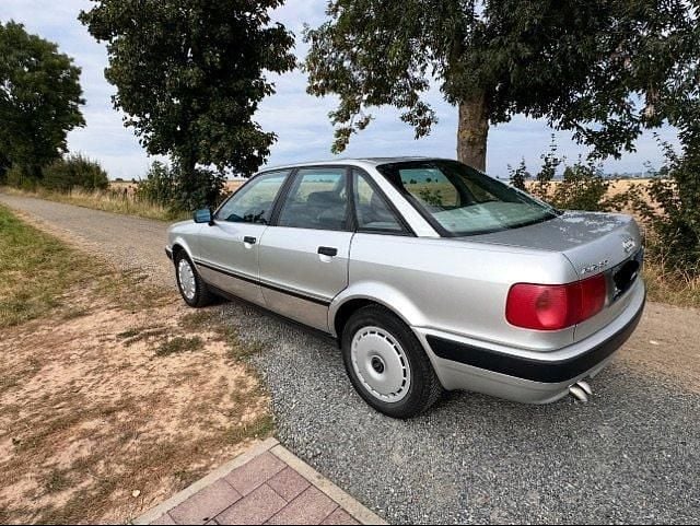 Second-hand Audi 80 75 CP (55 kW) 1992 Argintiu Berlinǎ