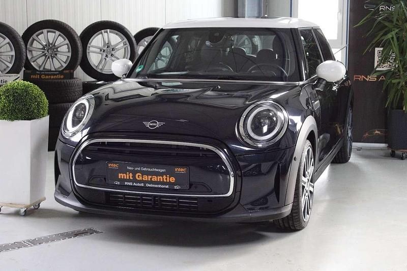 Schwarz Gebraucht 2023 Mini Cooper Kleinwagen | 26.890 € (Teuer) - Bild 1/4