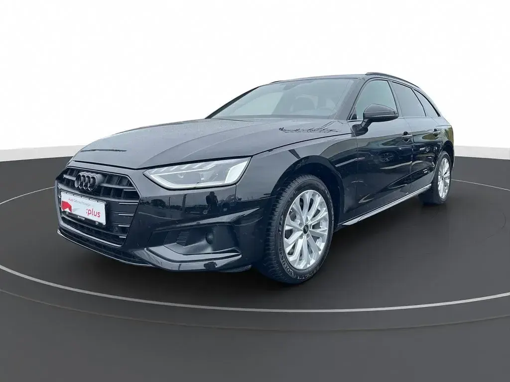 Gebraucht Audi A4 Advanced 163 PS (119 kW) 2021 Mythosschwarz metallic Kombi