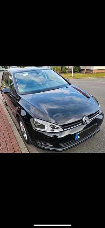 Schwarz Gebraucht 2016 VW Golf VII Comfortline Limousine | 9.500 € (Guter Preis) - Bild 1/4