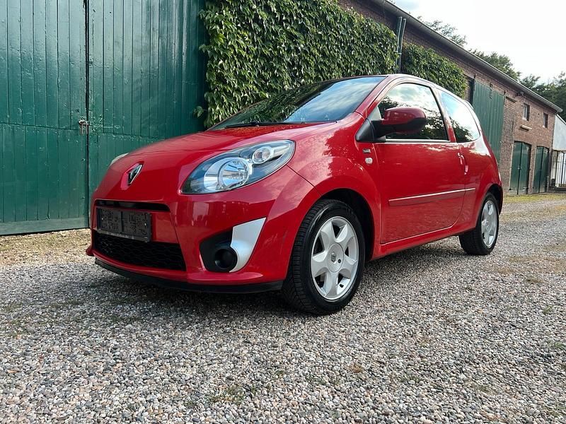 Rot Gebraucht 2011 Renault Twingo Kleinwagen | 2.950 € (Fairer Preis) - Bild 1/4