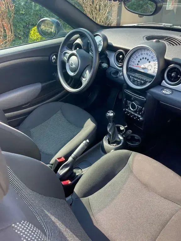 Gebraucht Mini Cooper Roadster 122 PS (89 kW) 2012 Schwarz Cabrio