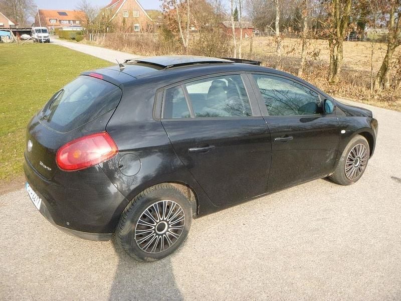 Gebraucht Fiat Bravo Dynamic 90 PS (66 kW) 2007 Schwarz Kleinwagen