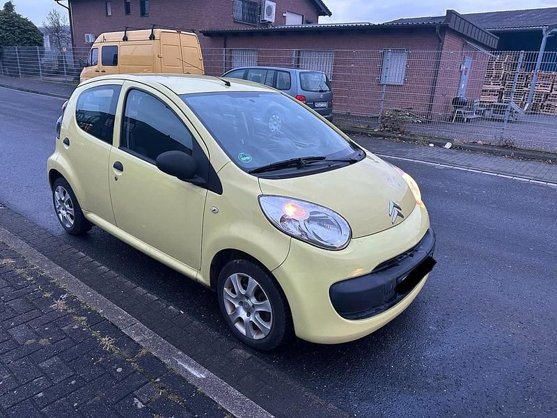 Gelb Gebraucht 2006 Citroën C1 Kleinwagen | 1.450 € (Fairer Preis) - Bild 1/4