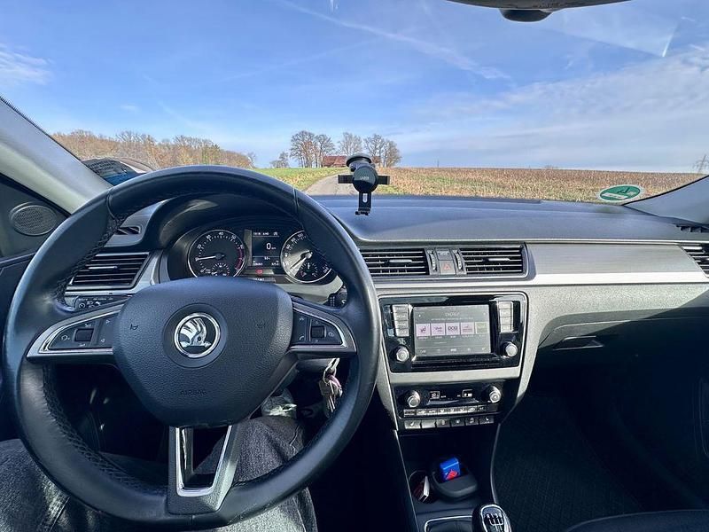 Gebraucht Skoda Rapid Joy 90 PS (66 kW) 2016 Blau Limousine